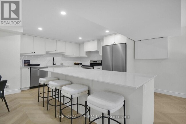 Building Photo - 57 Naomee Crescent
