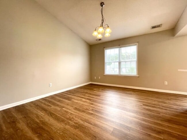Building Photo - Welcome to Horse Creek Farms!