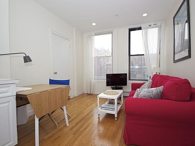 Foto del edificio - 483 Beacon St