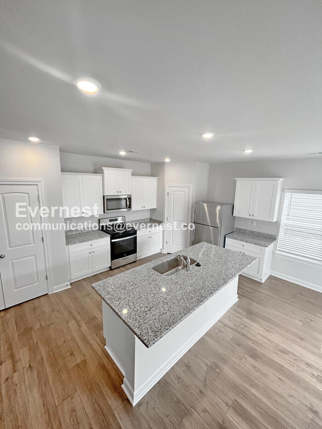 Foto del edificio - 2312 Valverde Wy