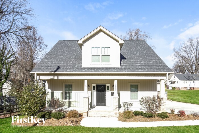 Foto principal - 2249 Sherwood Dr