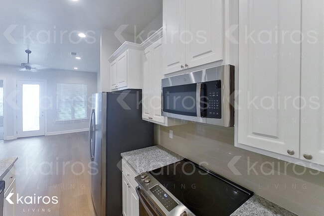 Building Photo - 4808 W Dacha Ln