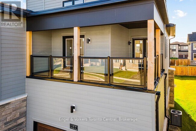 Building Photo - 157 Springside Cres