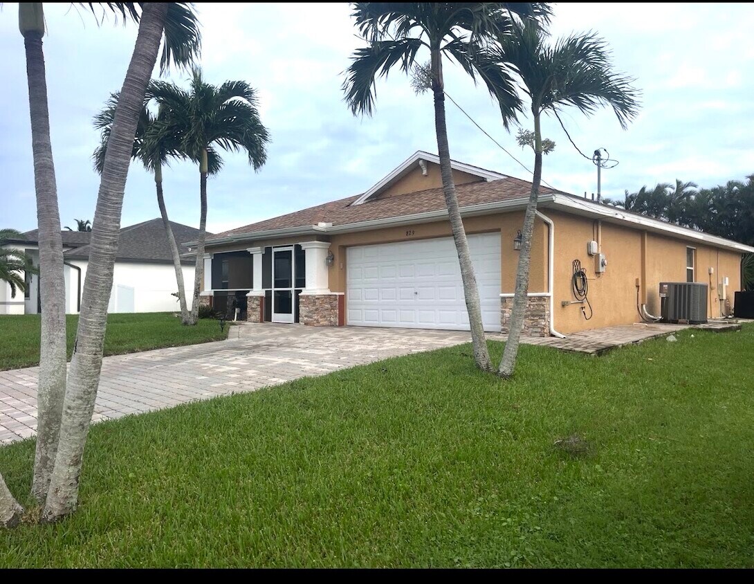 Foto del edificio - 829 SW 37th Ter