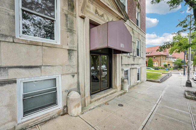 Foto del edificio - 851 JFK Blvd E