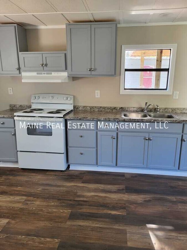 Foto del edificio - 705 Robarts Rd