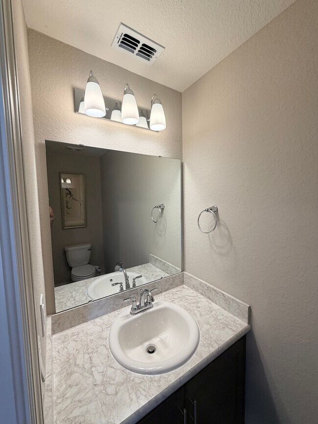 Foto del edificio - Modern 3BR Townhome in Plant City – Move-In Ready
