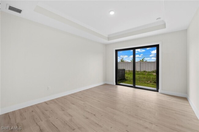 Foto del edificio - 3012 Pine Tree Dr