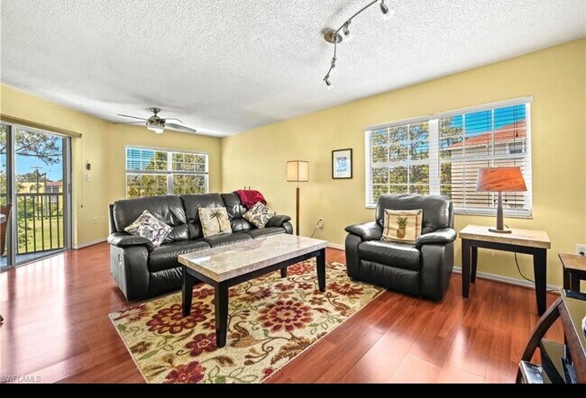 Foto del edificio - 481 Quail Forest Blvd
