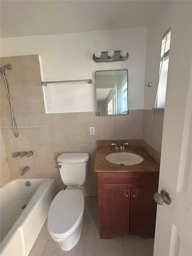 Foto del edificio - 1126 SW 15th Terrace