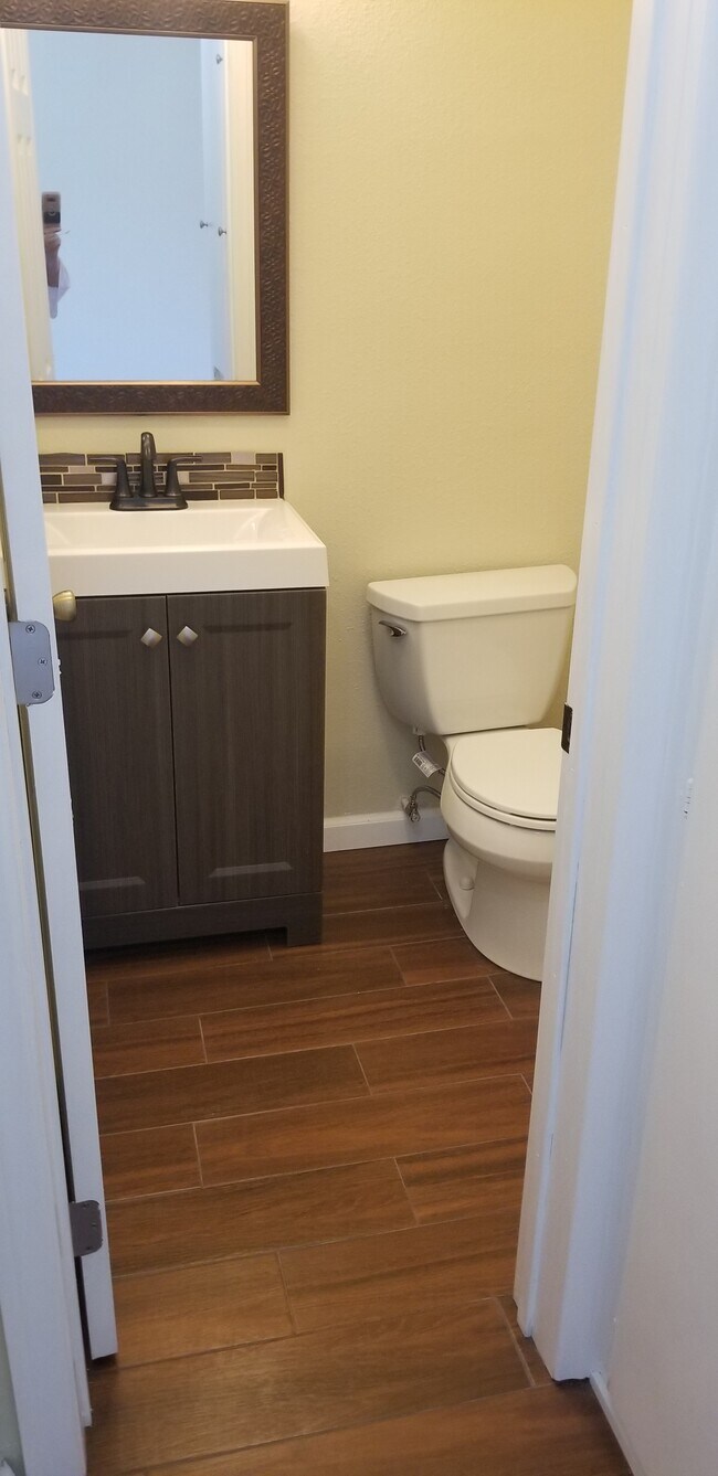 Foto del edificio - 4364 W 133rd St