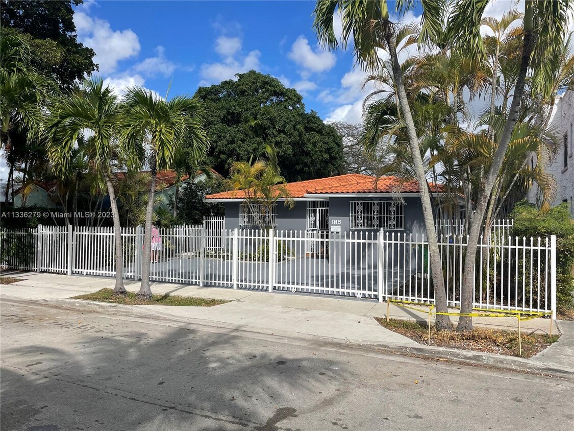 1645 SW 10th St, Miami, FL 33135 - House Rental in Miami, FL ...