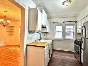 Building Photo - 1067 St Clair Ave