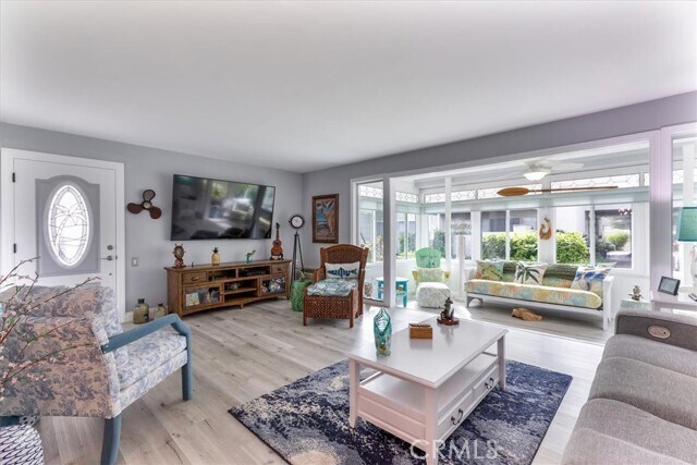 Building Photo - 328 Avenida Carmel