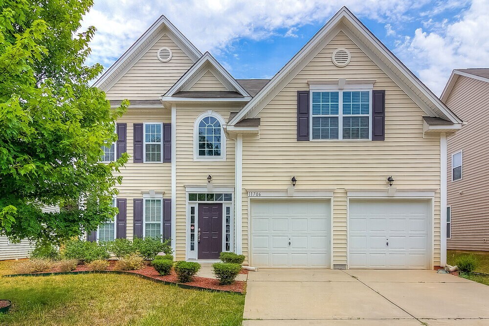 Foto principal - 11706 Sweetbriar Ridge Dr