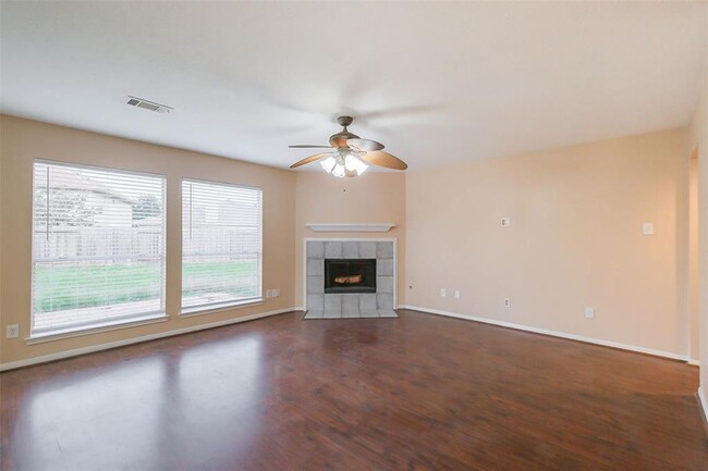 Building Photo - 6918 Canyon Creek Square
