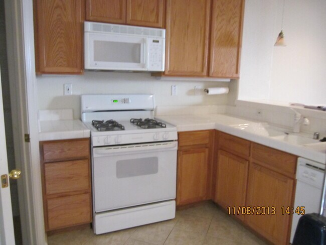 Foto del edificio - 716 City Walk Pl