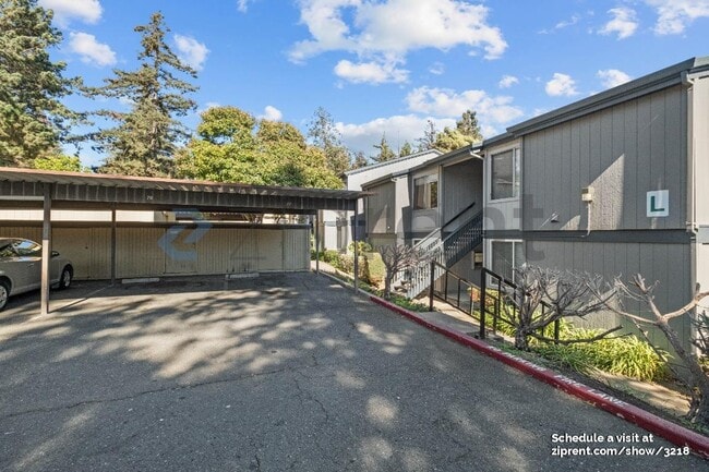 Building Photo - 355 Parkview Terrace