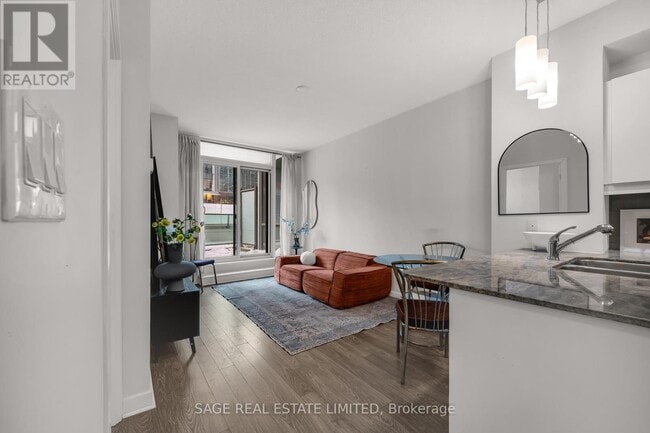 Building Photo - 18 Harbour St