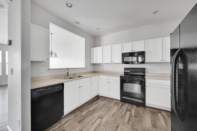 Foto del edificio - $1,850.00 - 2 Bedrooms, 2.5 Bathrooms Town...