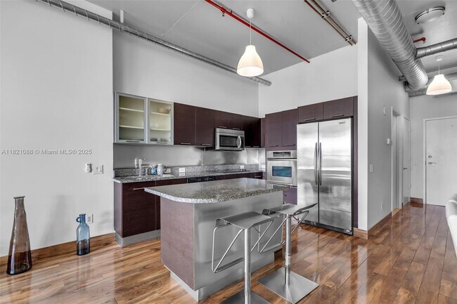 Foto del edificio - 3029 NE 188th St
