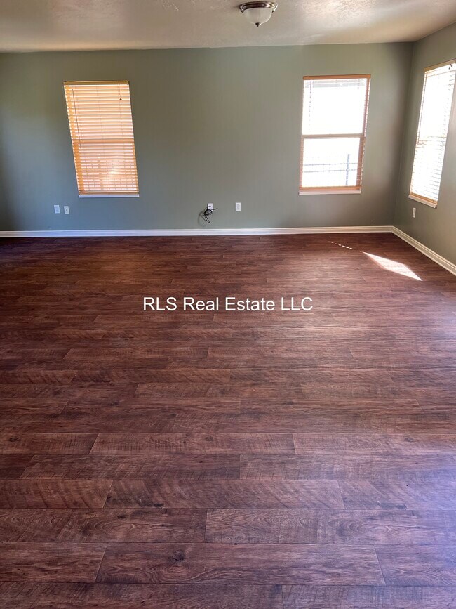 Building Photo - 4043 Cimarron