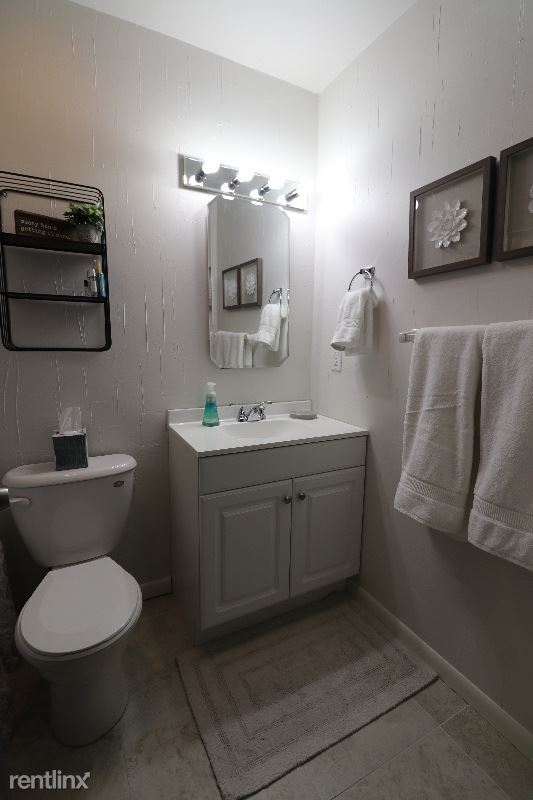 Building Photo - 2 br, 1 bath Condo - 7001 Fillmore Blvd