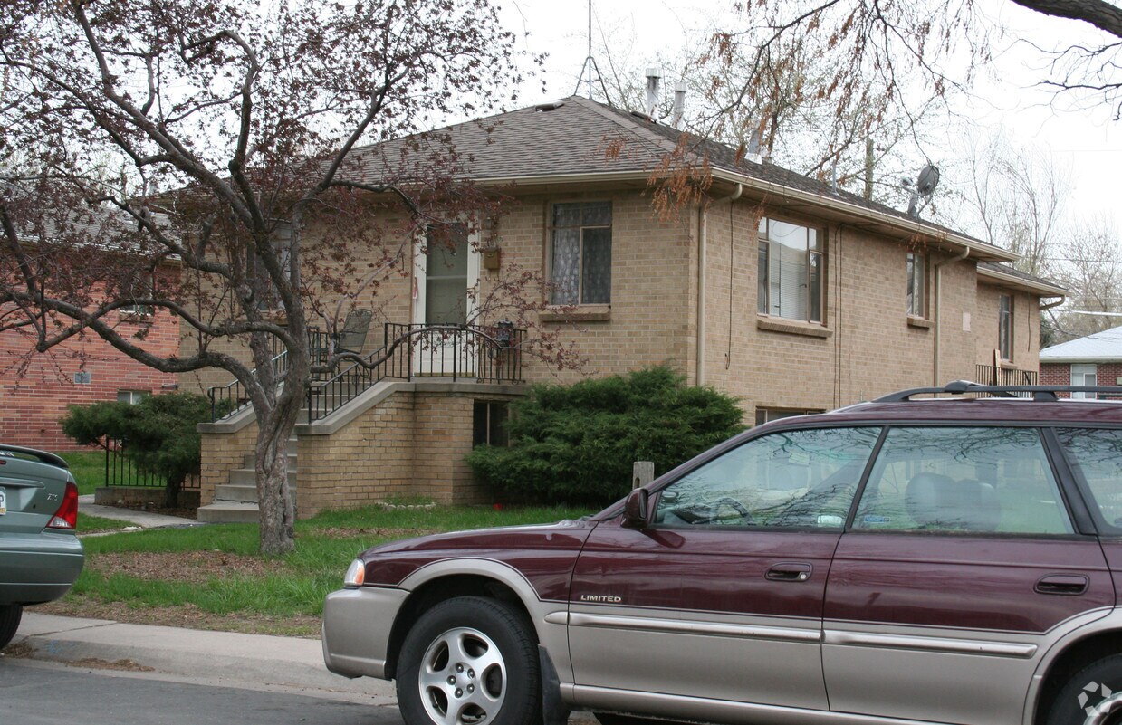 Building Photo - 1865-1871 S Jackson St
