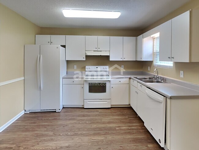 Foto del edificio - 912 Crystal Bear Trl