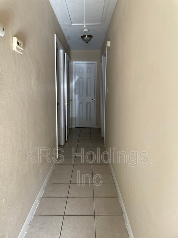 Foto del edificio - 7952 Thompson Rd
