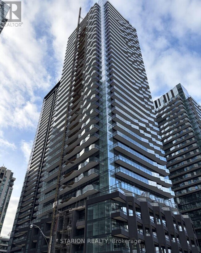 Photo du bâtiment - 120 Broadway Ave