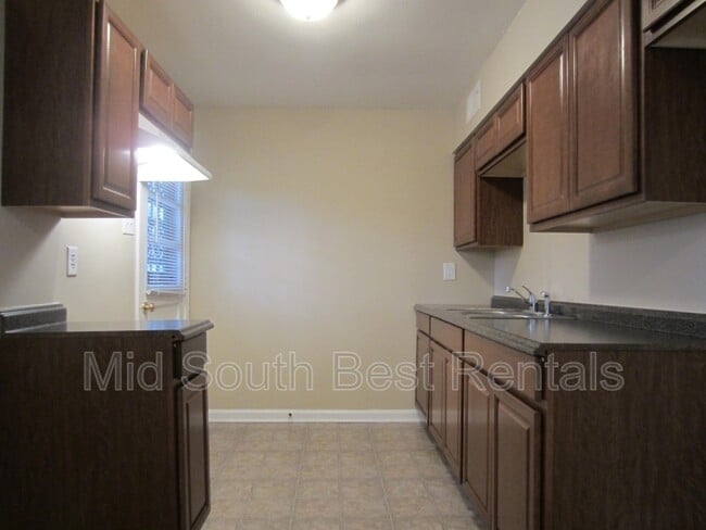 Building Photo - 3231 Aden St