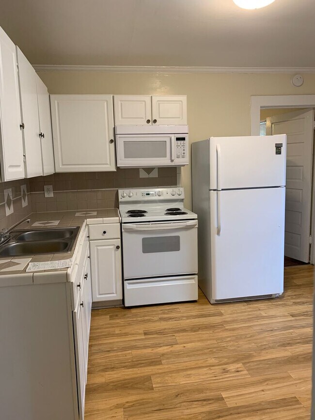 Foto del edificio - Cute 1 bed/1 bath Duplex