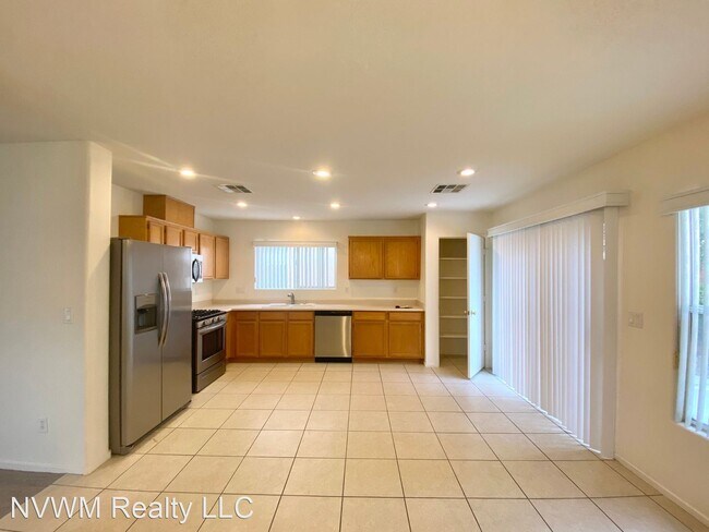 Foto del edificio - 4 br, 2.5 bath House - 11228 Sandrone Ave