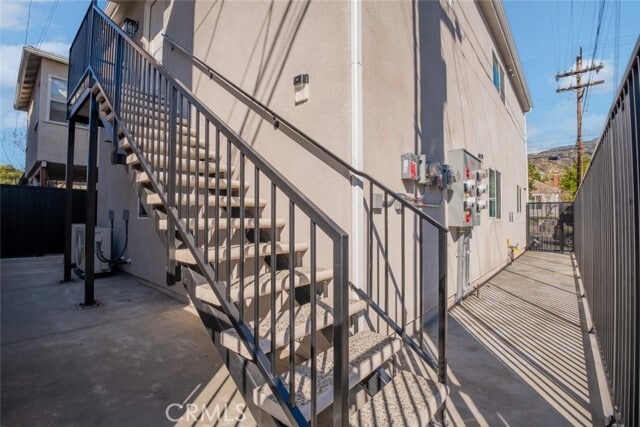Building Photo - 413 S Kenneth Rd