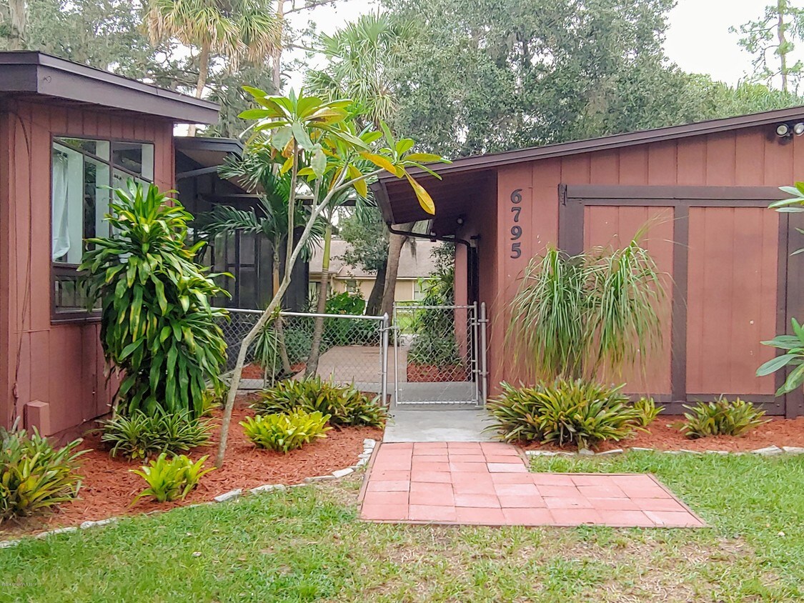 Foto principal - 6795 Bright Ave