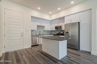 Building Photo - 7300 E Earll Dr