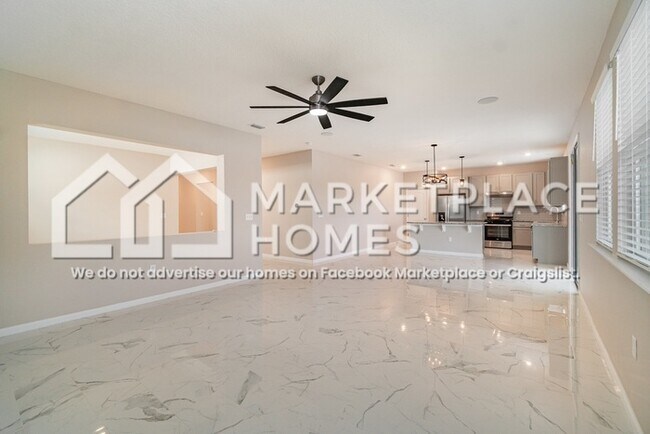 Building Photo - 11033 Stapleton Dr