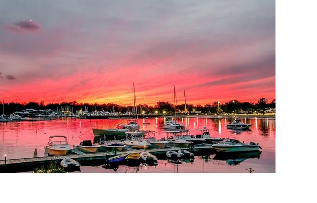 Foto del edificio - 3 bedroom DUPLEX in Mamaroneck near train
