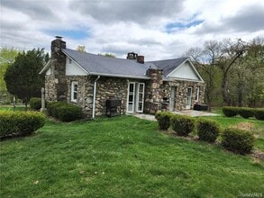 Building Photo - 649 Lakes Rd