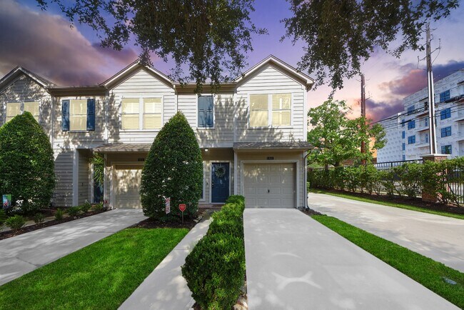 Foto del edificio - 943 W Heights Hollow Ln