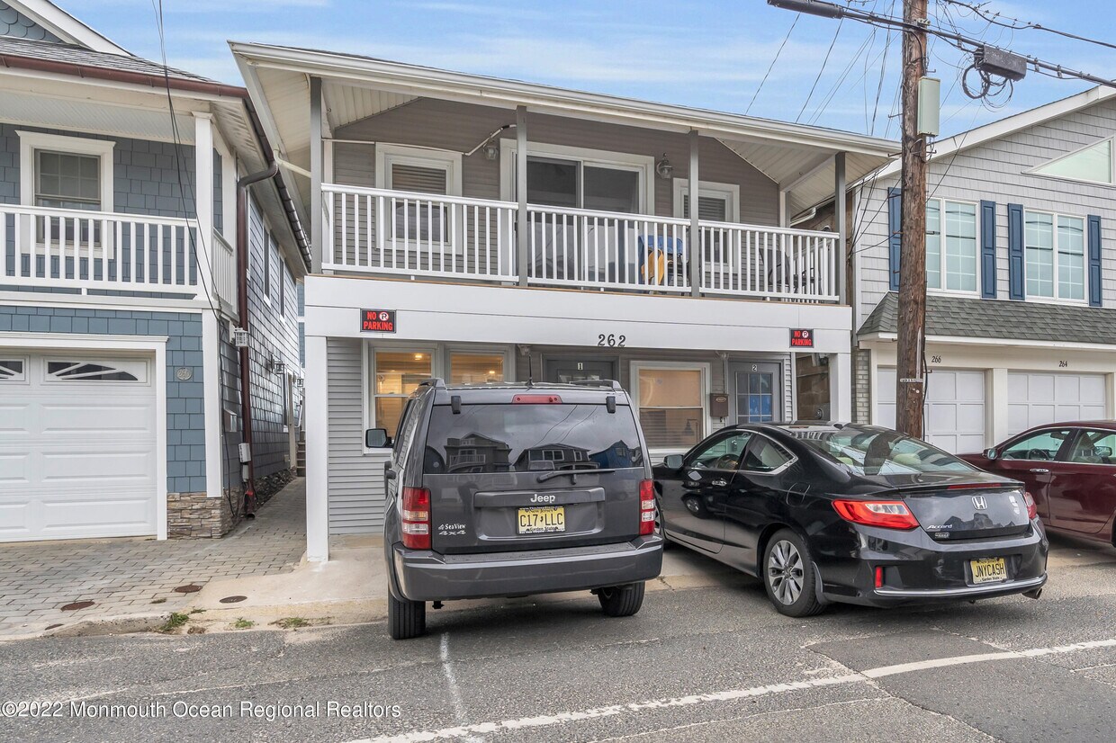 Primary Photo - 262 1st Ave