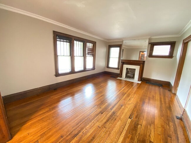 Foto del edificio - 235 E 16th Ave