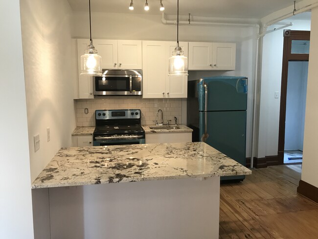 Kitchen/Stainless Appliances - 141 W Broad St