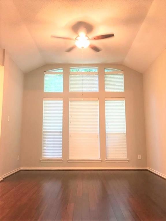 Building Photo - 340 Thomas Dr