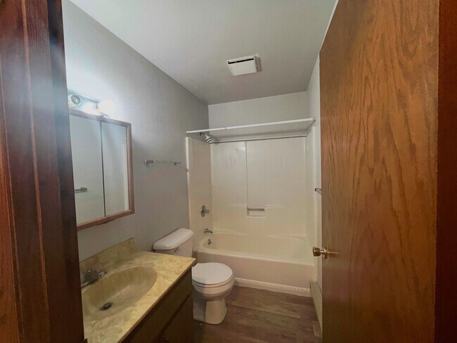 Foto del edificio - 915 Genrich St