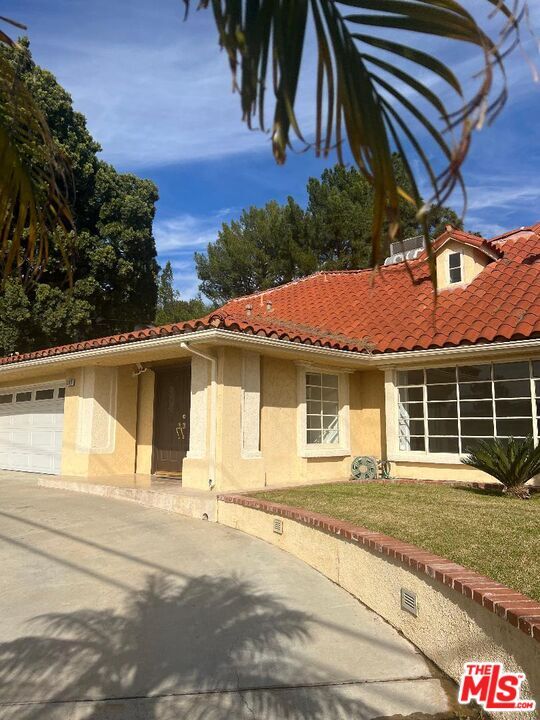 Primary Photo - 12112 Woodley Ave
