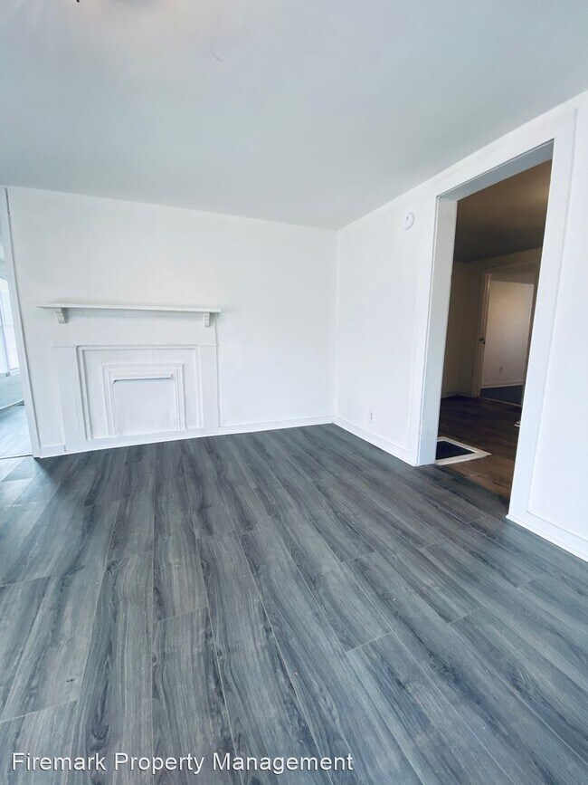 Foto del edificio - 3 br, 1 bath House - 209 E. 16th Street