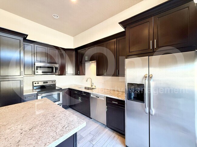 Foto del edificio - 15615 Chicory Dr