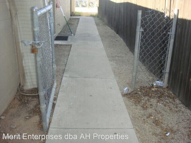 Foto del edificio - 2 br, 1 bath House - 444 N HALL